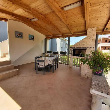 Apartman Ana Stinjan Bagian luar foto