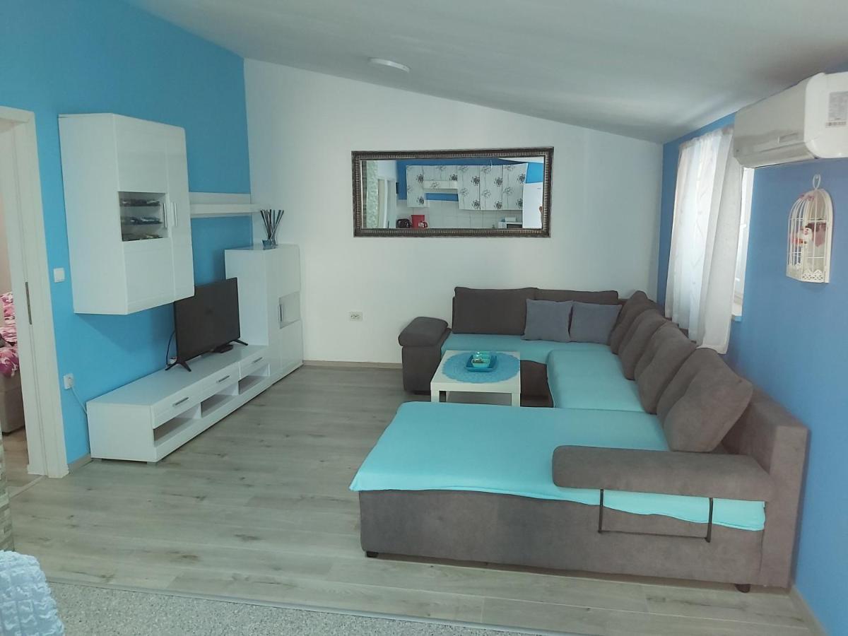 Apartman Ana Stinjan Bagian luar foto