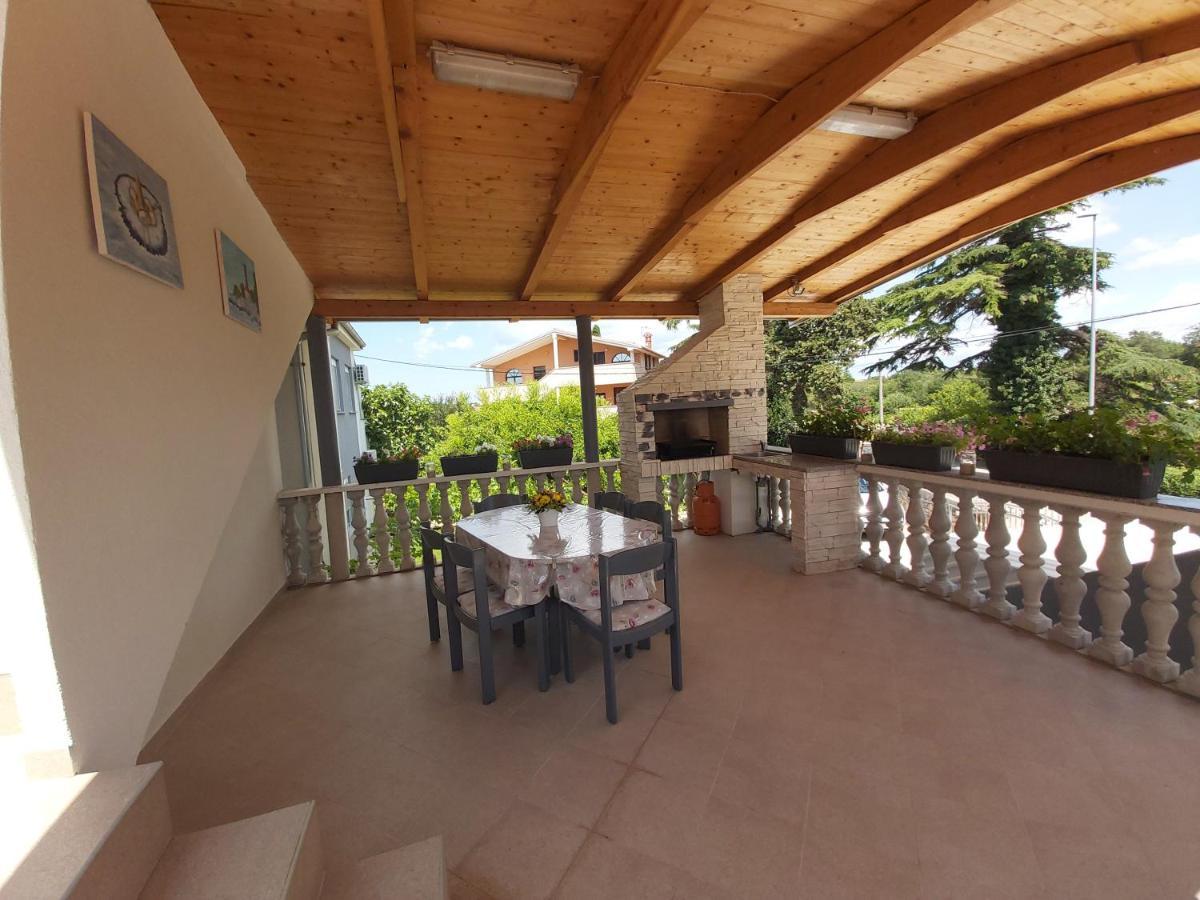 Apartman Ana Stinjan Bagian luar foto