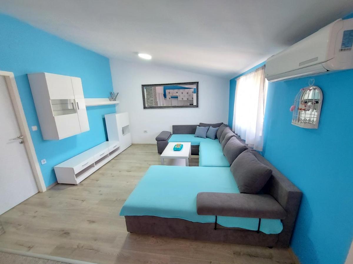 Apartman Ana Stinjan Bagian luar foto