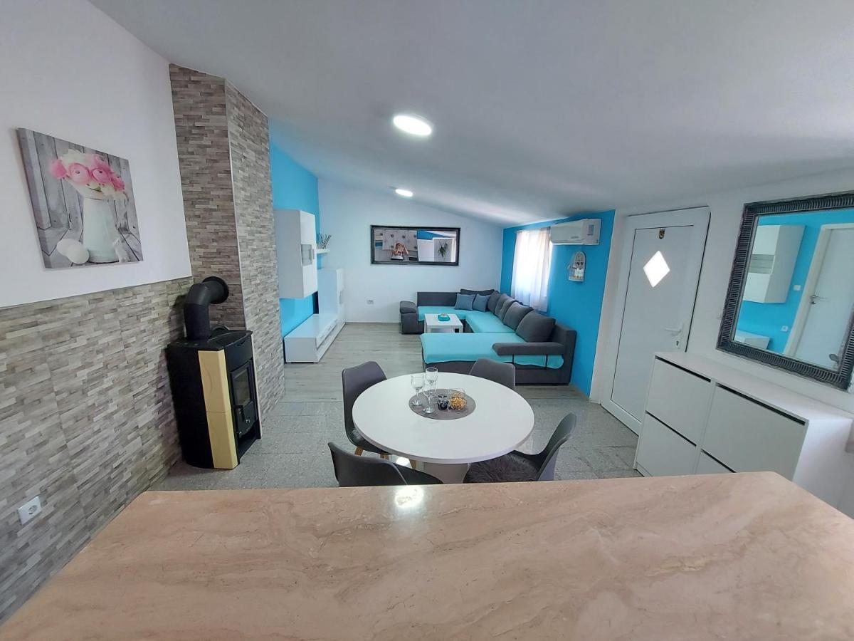 Apartman Ana Stinjan Bagian luar foto