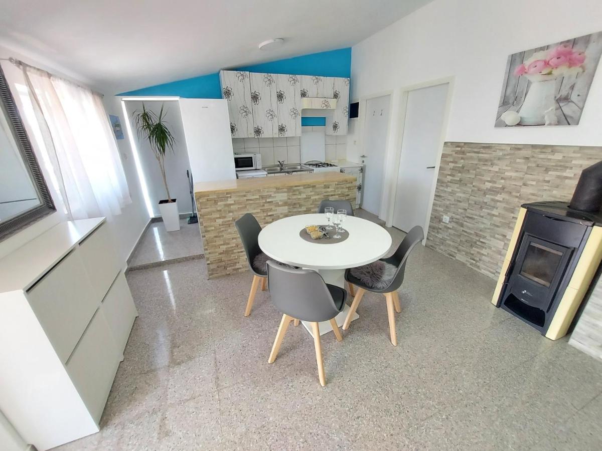 Apartman Ana Stinjan Bagian luar foto