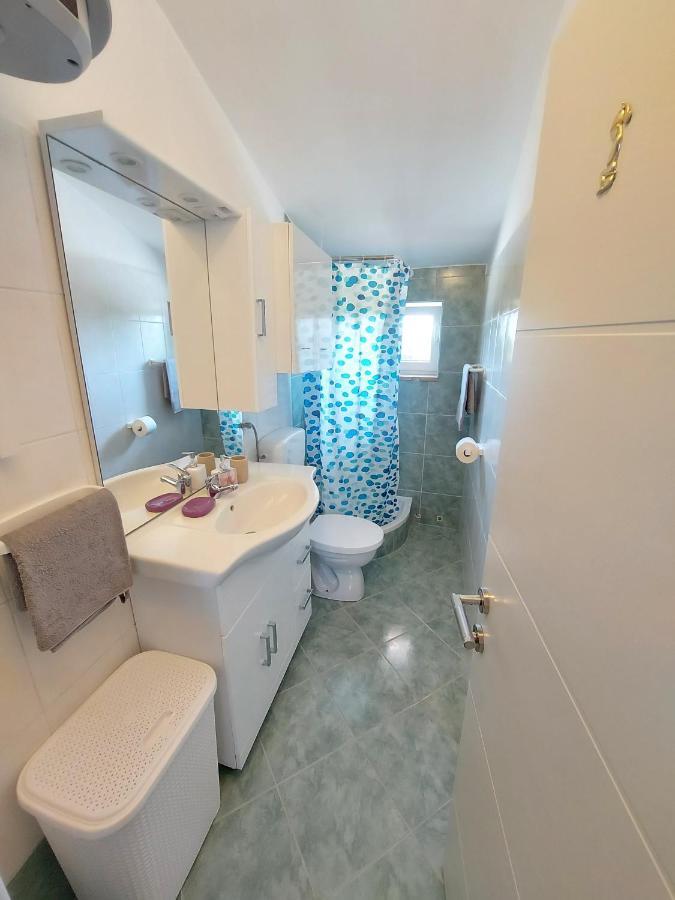 Apartman Ana Stinjan Bagian luar foto