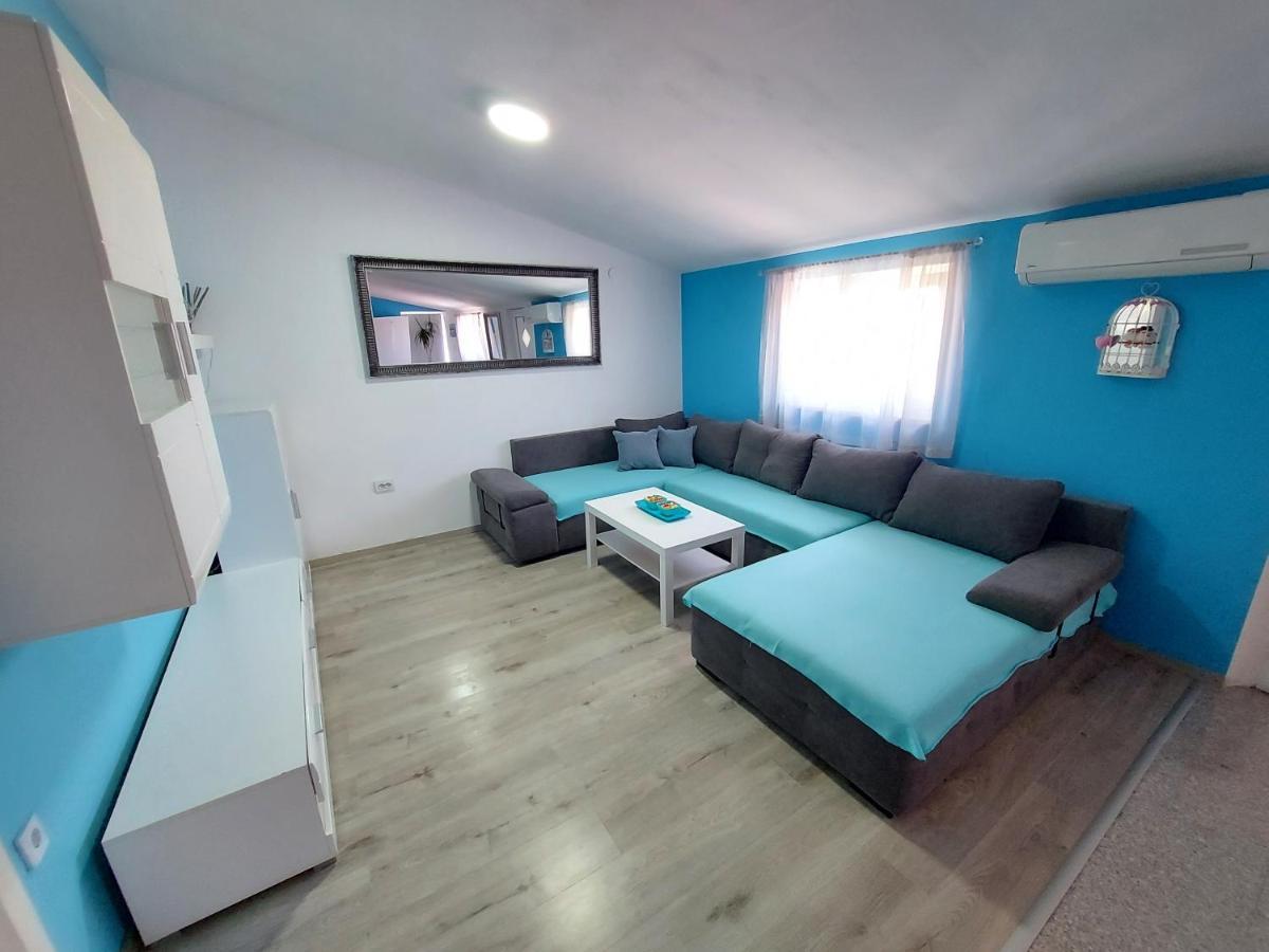 Apartman Ana Stinjan Bagian luar foto